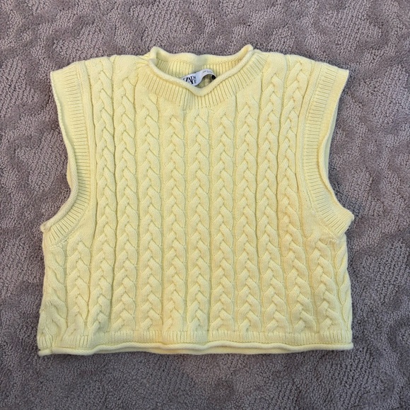Zara Women’s Cropped Butter Yellow Cable Knit Sleeveless Sweater Vest Tank Top S - Picture 6 of 9